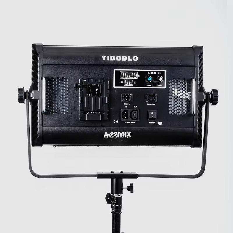 Yidoblo A-2200IIX 中国製ビデオライト 70 - Photography With Lighting のレビューと価格